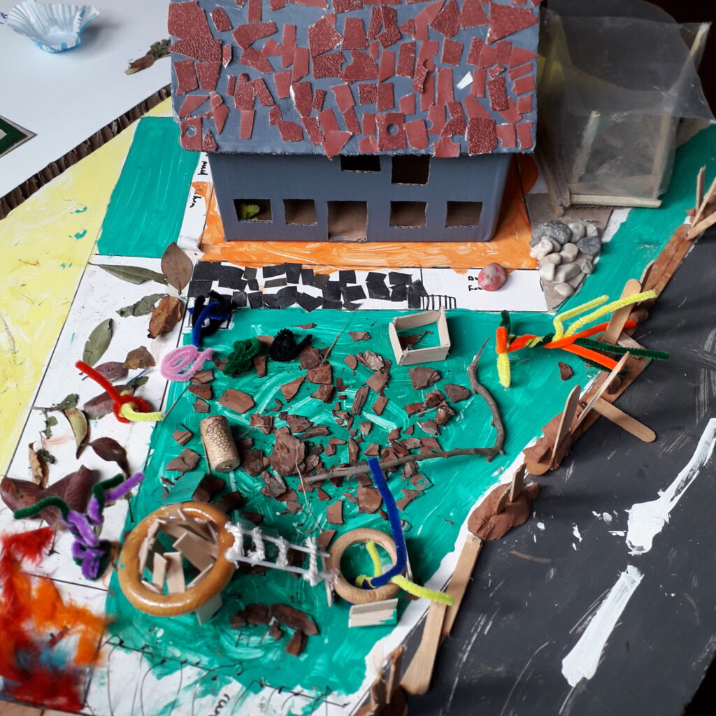 3D anaokulu modeli ve bahçesi